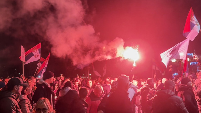 Mii de persoane au cerut, la Belgrad, anularea alegerilor parlamentare si locale Imagine