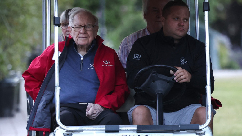 Miliardarul Warren Buffett se retrage de la sefia Berkshire Hathaway dupa peste 60 de ani. Cine va fi succesorul Imagine
