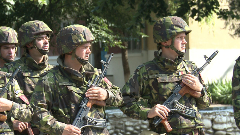 Militarii romani s-au intors acasa. 300 de militari din Galati au participat la exercitii in Germania Imagine