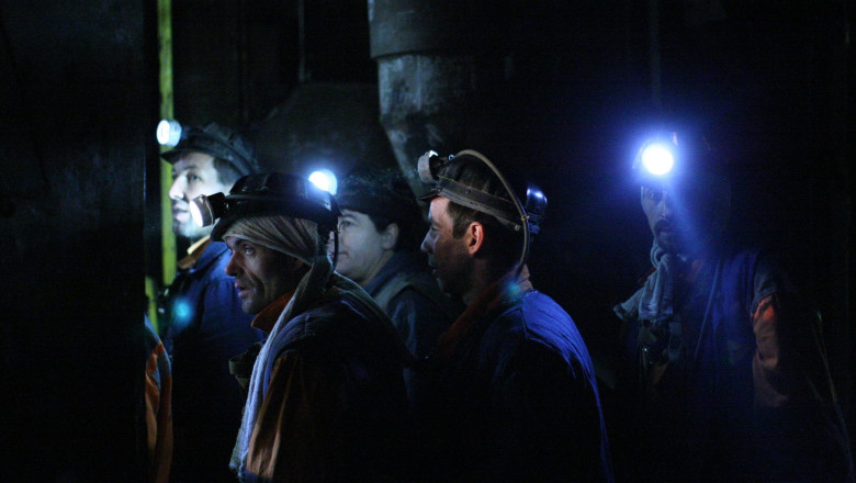 Mineri de la Exploatarea Miniera de Uraniu, blocati in subteran in semn de protest Imagine