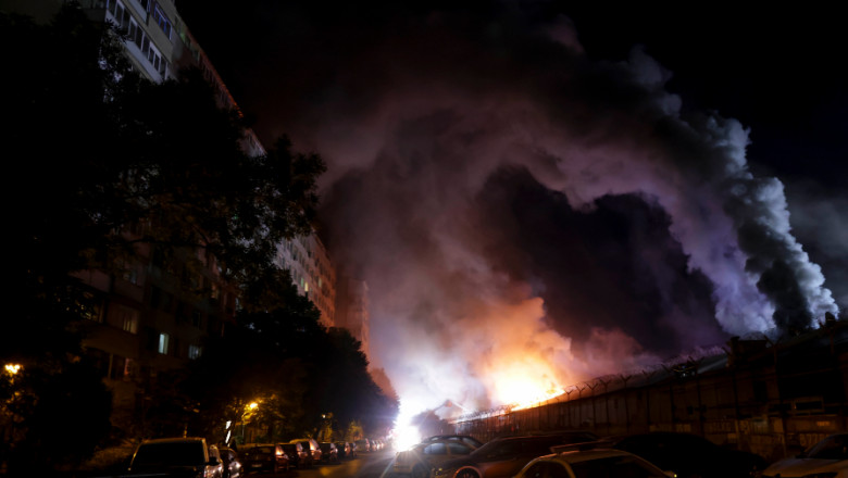 Ministerul Mediului: Unde s-au inregistrat valori de peste 7 ori mai mari decat limita admisa, in urma degajarilor mari de fum Imagine