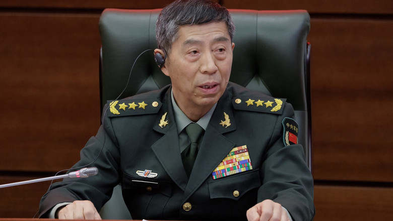 Ministrii Apararii din China si Japonia au folosit in premiera linia directa de comunicare intre cele doua tari Imagine