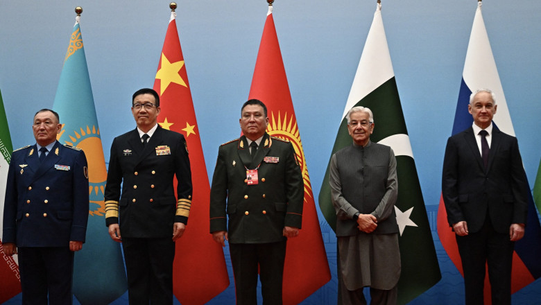 Ministrii Apararii din Iran, China si Rusia s-au intalnit pentru a discuta despre „schimbarile cruciale ale secolului” Imagine