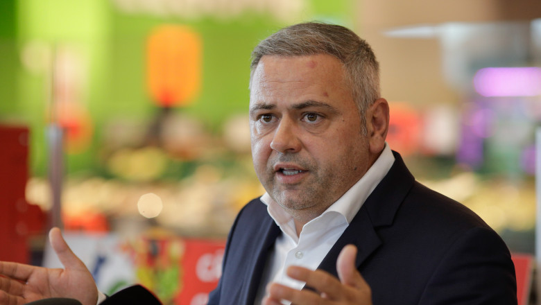Ministrul Agriculturii, Florin Barbu, vrea sa se renunte la investitiile in stadioane si sali de sport Imagine