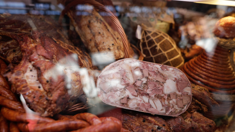 Ministrul Agriculturii: Importam 60% din consumul de carne de porc si exportam jumatate din productia de carne de pui Imagine