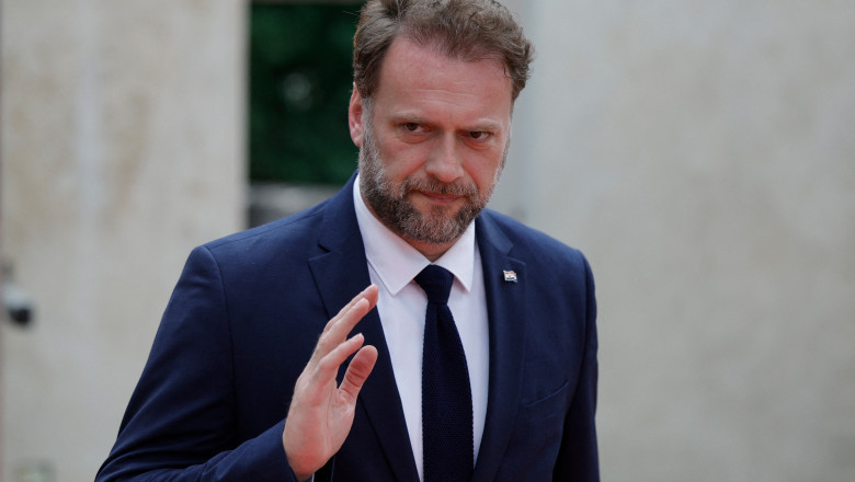 Ministrul Apararii din Croatia a fost ranit grav intr-un accident. Celalalt sofer a murit Imagine