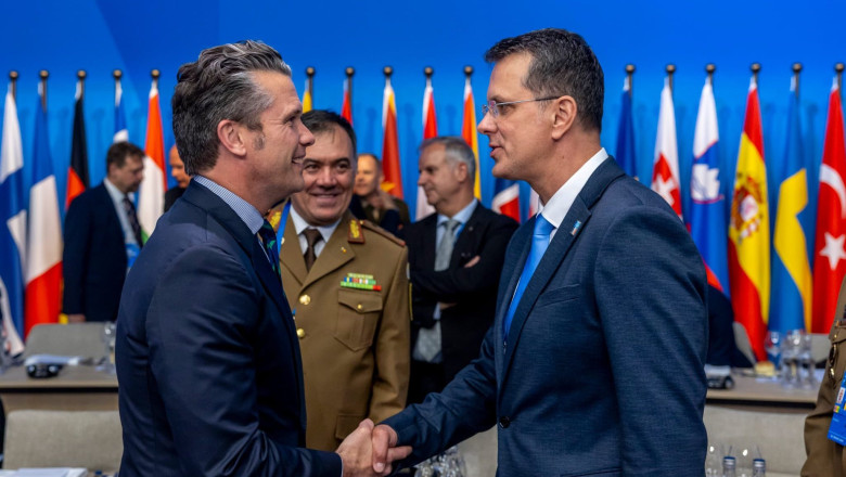 Ministrul Apararii s-a intalnit cu secretarul american Pete Hegseth la Summitul NATO. Ce au discutat cei doi Imagine