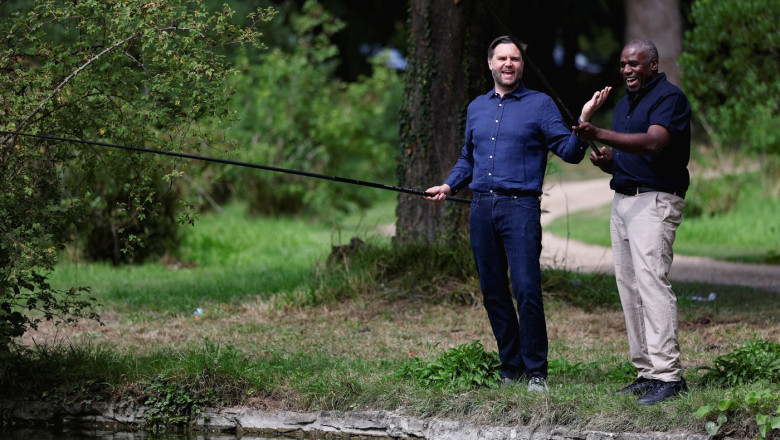 Ministrul britanic de externe s-a autodenuntat dupa ce a pescuit fara licenta cu JD Vance Imagine