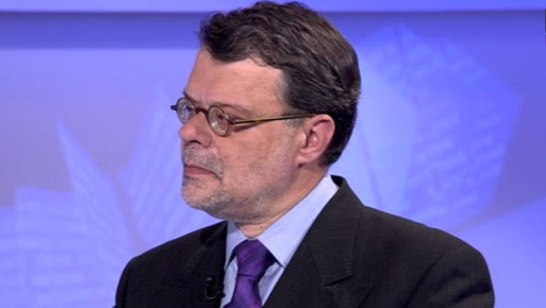 Ministrul Culturii, Daniel Barbu, este pazit, incepand de astazi, de o echipa a SPP Imagine