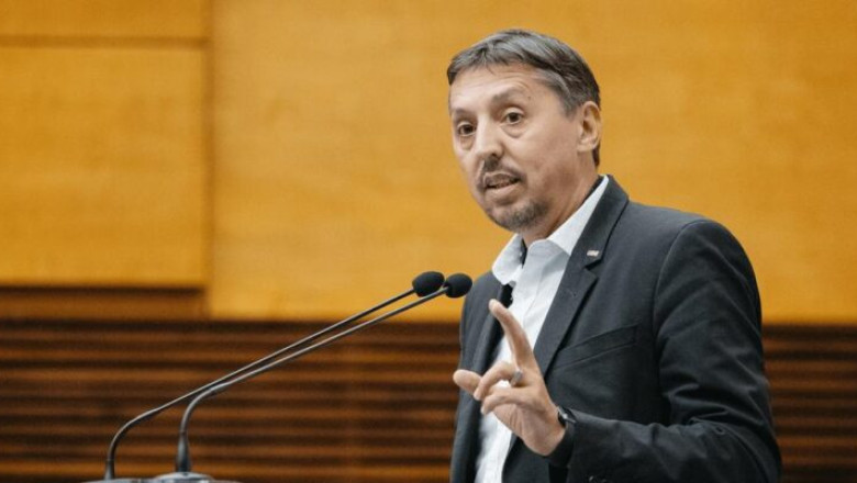 Ministrul Educatiei, intalnire cu sindicalistii. E nevoie de 2 miliarde de lei in buget, pana la finele anului, daca nu se taie nimic Imagine