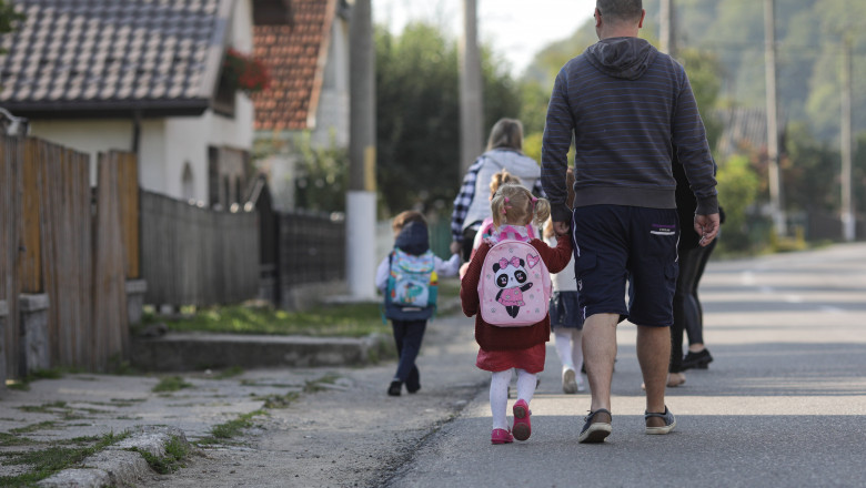 Ministrul Educatiei vrea masa in scoli pentru elevi: Poate face diferenta intre decizia parintilor de a trimite copiii sau nu la ore Imagine