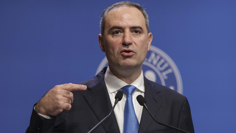 Ministrul Finantelor, acuzat ca are o firma cu datorii de 1,7 milioane de lei. Cum se apara Alexandru Nazare Imagine