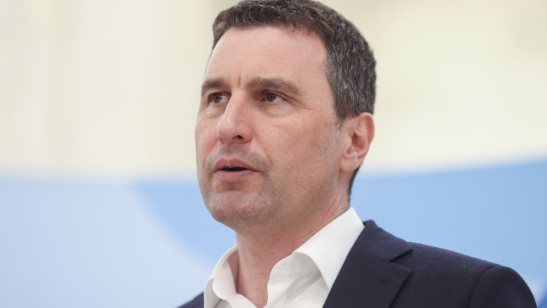 Ministrul Finantelor vrea mai putine tranzactii cash in Romania. „Trebuie sa le reducem in domenii cu risc major”. Exemplul dat Imagine