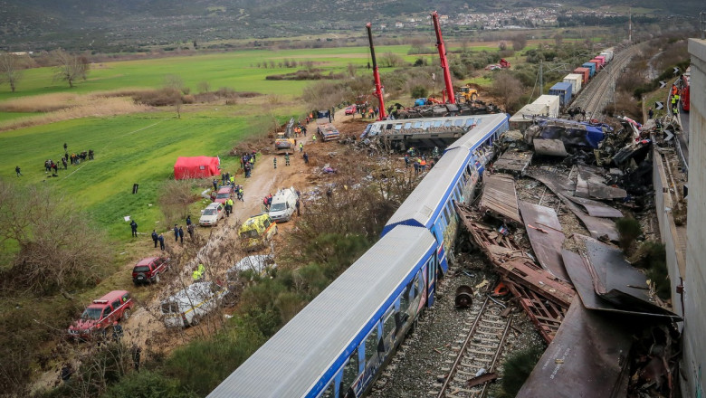 Ministrul grec al Transporturilor a demisionat dupa accidentul feroviar: „Un semn minim de respect pentru memoria victimelor” Imagine
