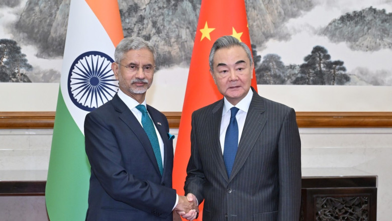 Ministrul indian de externe, primit la Beijing dupa ani de dispute teritoriale intre China si India Imagine