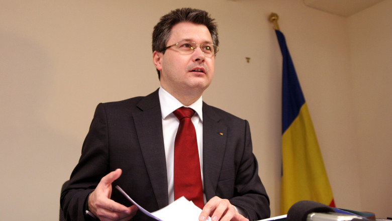 Ministrul Mihnea Costoiu a fost audiat la DNA in dosarul contractelor de un miliard de euro Imagine