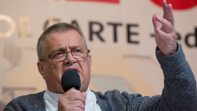 Mircea Dinescu anunta ca il da in judecata pe Victor Ponta. „In mod normal ar trebui sa fie bagat la puscarie pentru tradare nationala” Imagine