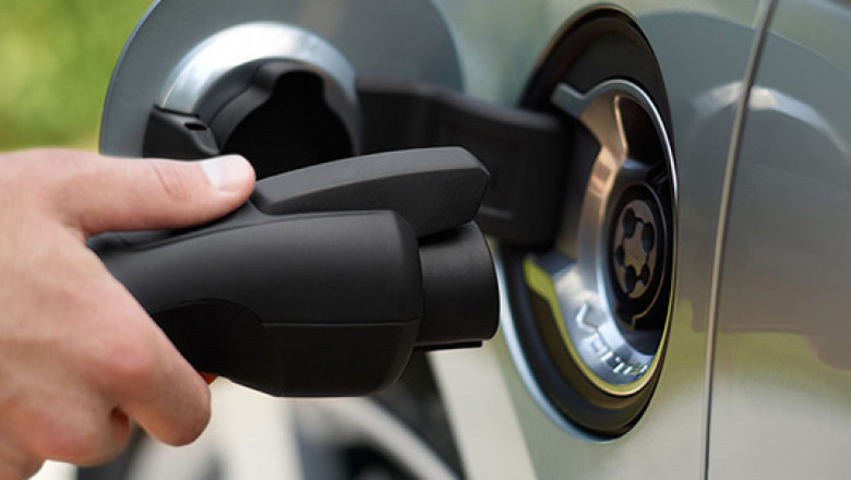 Mircea Fechet: In Romania se va fabrica o masina electrica incepand chiar din acest an. Este o mare veste, sufeream la acest capitol Imagine