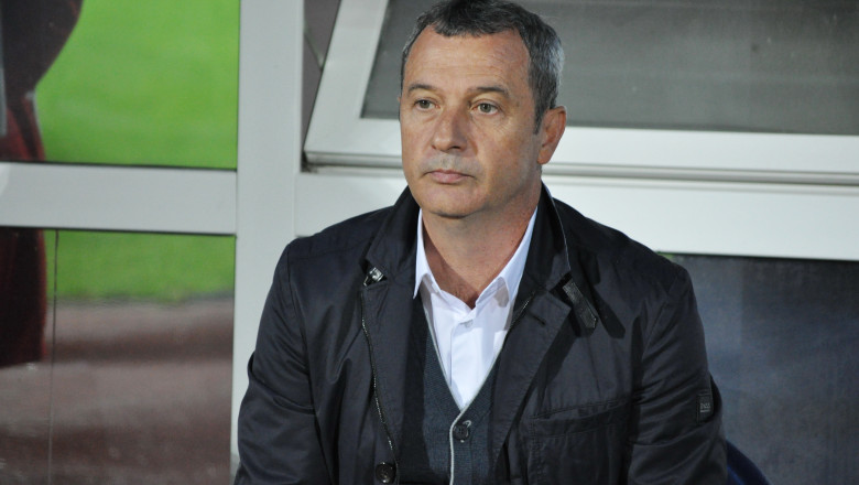 Mircea Rednic, demis a doua oara de ziua lui. Antrenorul s-a despartit astazi de Gent Imagine