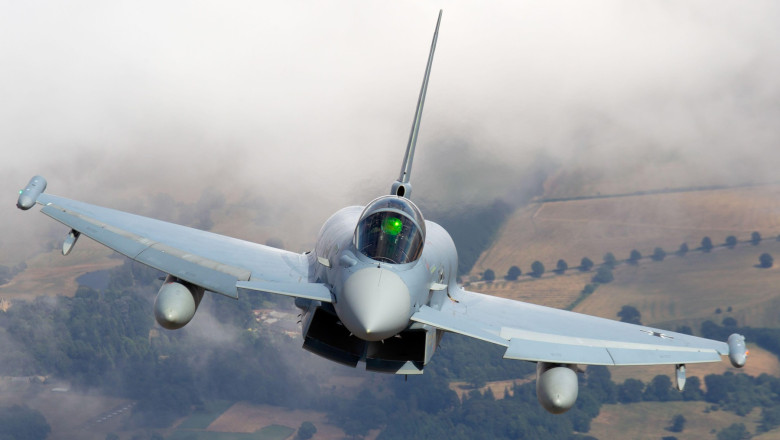 Misiune cu avioane NATO si SUA in apropierea granitei cu Rusia. Cele doua avioane au trecut si prin Romania Imagine