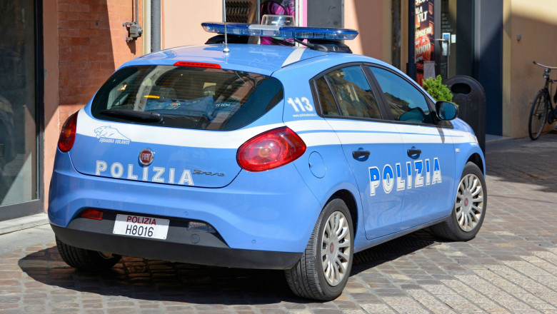 Mister in Italia: Doua romance au fost gasite moarte in case diferite din acelasi oras. Femeile erau prietene Imagine