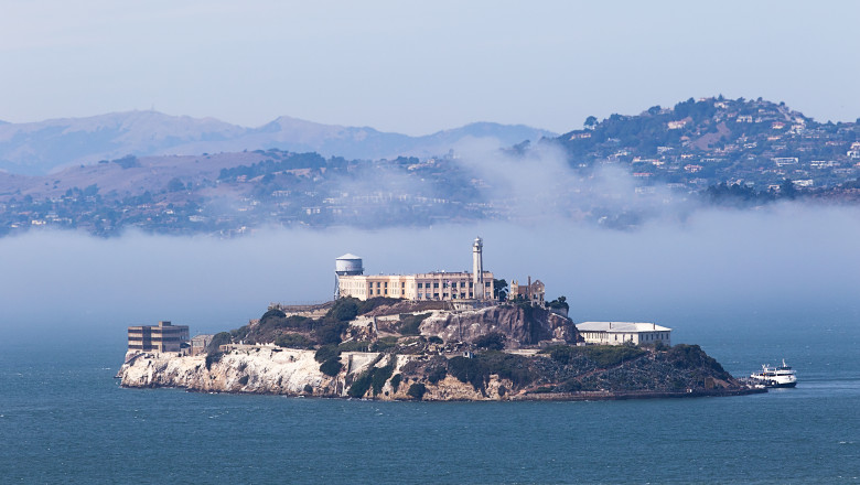 Misterul celei mai faimoase evadari din Alcatraz. Trei detinuti au scapat de pe insula-fortareata si nu au mai fost vazuti niciodata Imagine
