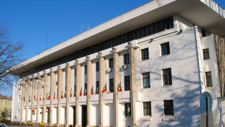 Mita de la Primarie, transata in instanta. Functionarul care ar fi pretins spaga pentru tarabe, trimis in judecata Imagine