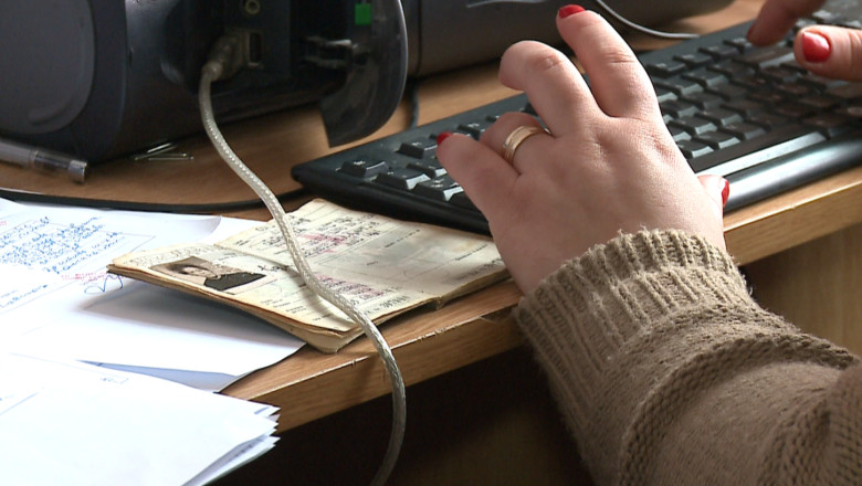 Mita pentru buletine. Functionari de la Evidenta Populatiei Vaslui cercetati de DGA Imagine