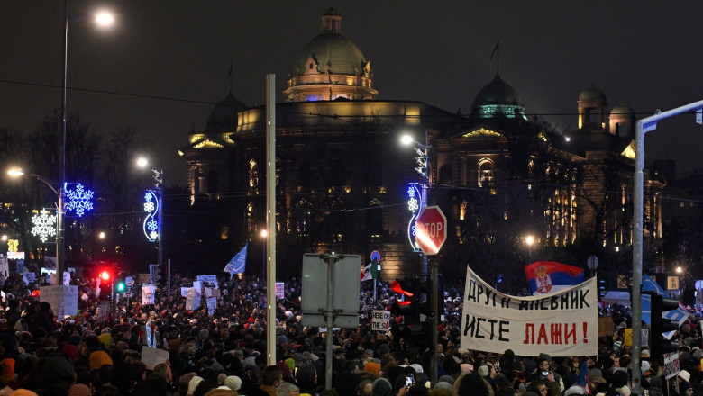 Miting antiguvernamental sambata, la Belgrad. Mii de sarbi au ajuns deja in capitala, pentru un protest ce pune la incercare guvernul Imagine