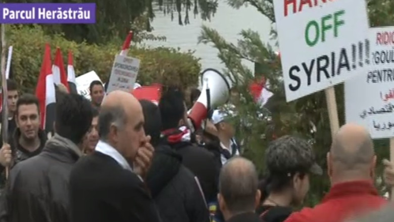 Miting in Capitala. Sirienii au manifestat impotriva unei interventii straine in tara lor Imagine