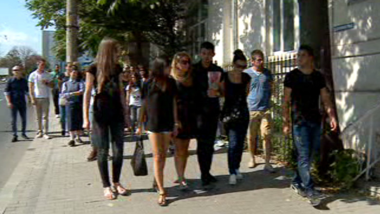 Miting pentru urgentarea anchetei in cazul bebelusului nascut mort la maternitatea Elena Doamna Imagine