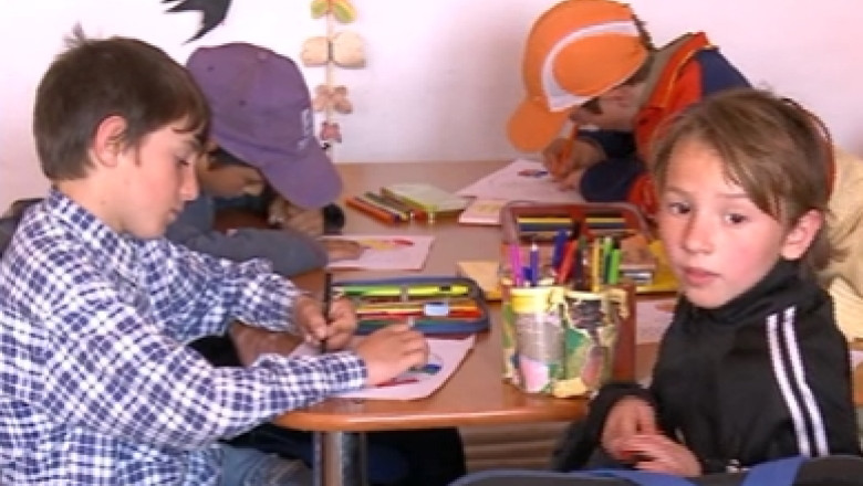 Mitropolia Moldovei si Bucovinei ajuta elevii din familii sarace sau dezorganizate cu un program „after school” Imagine