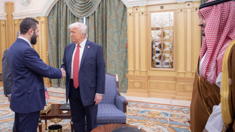 Mizele ridicarii sanctiunilor asupra Siriei. Deschiderea lui Donald Trump fata de Damasc, motiv de ingrijorare pentru Israel Imagine