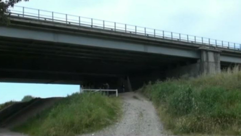 Moarte tragica pentru o romanca din Italia. Tanara de 26 de ani, descoperita aproape crucificata Imagine