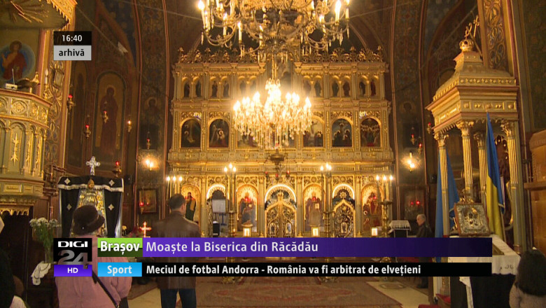 Moaste la biserica din Racadau Imagine