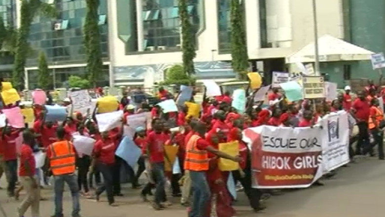 Mobilizare pentru fetele rapite in Nigeria. Autoritatile ofera 180.000 de euro pentru informatii Imagine