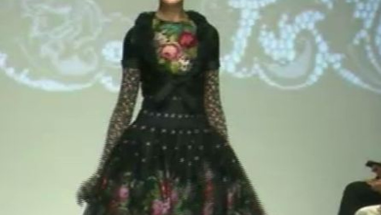 Moda. Tot mai multe femei din Austria aleg portul traditional la festivaluri Imagine