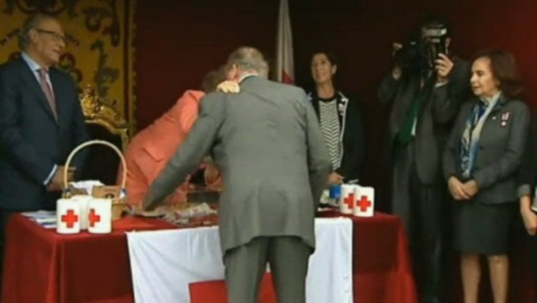 Moment neobisnuit intre fostii suverani spanioli Imagine