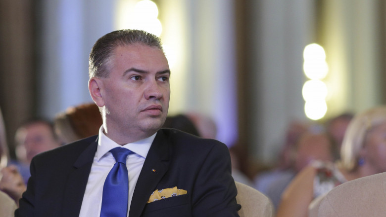 Moment penibil cu deputatul Ben Oni Ardelean care s-a dus in Coreea de Sud cu toba si carnati. La Seul, vamesii i le-au confiscat Imagine