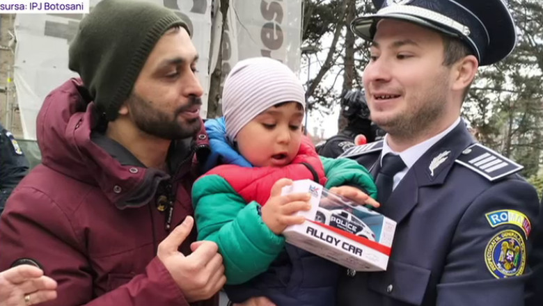 Momente emotionante la Botosani: Aryan s-a intalnit cu politistii care l-au salvat din padure si a primit cadouri de la ei Imagine