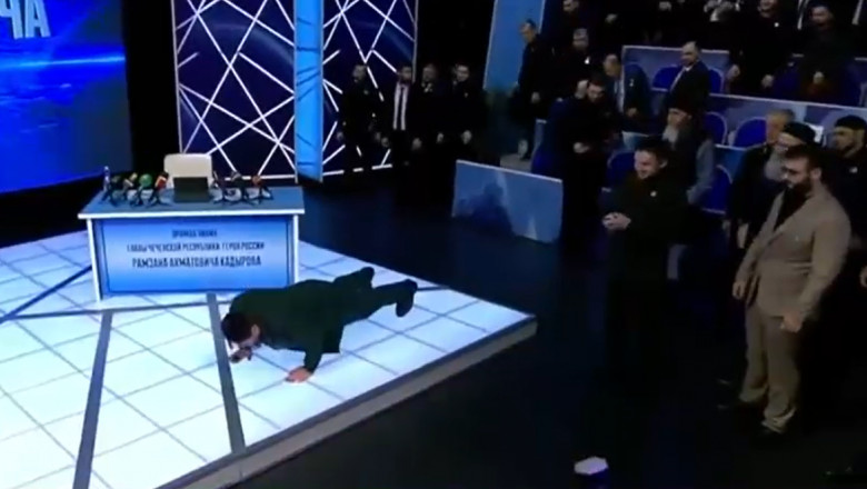 Momente penibile cu Ramzan Kadirov la o televizune din Rusia: Liderul cecen a facut cateva flotari esuate, in aplauzele publicului Imagine