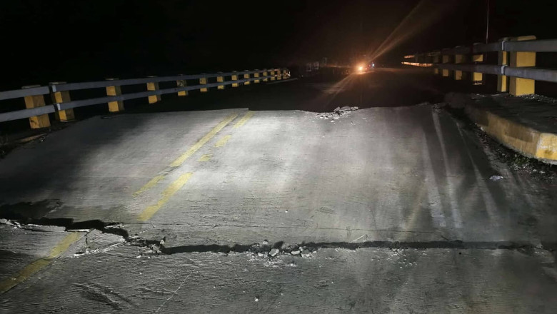 Momentul in care cutremurul din Filipine loveste insula Cebu: filmare dintr-o masina aflata in mers pe un pod Imagine