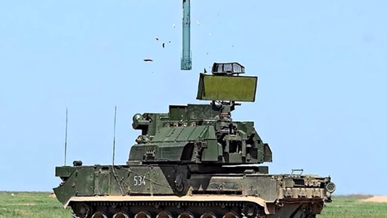 Momentul in care drone ucrainene distrug si avariaza doua sisteme Tor-M2. Pierdere de 50 de milioane de dolari pentru Rusia Imagine