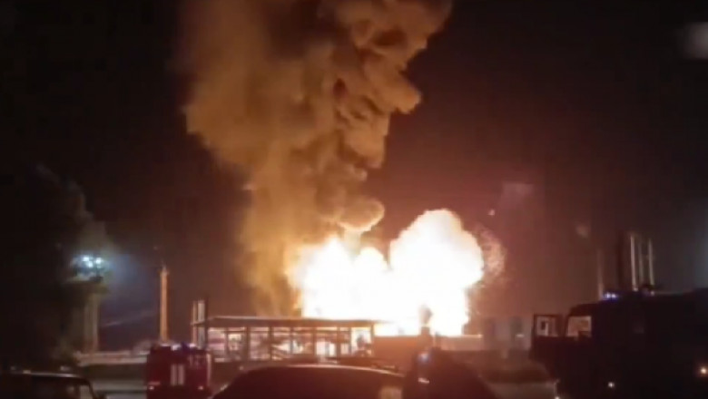 Momentul in care drone ucrainene lovesc un depozit de combustibil in regiunea Krasnodar, din Rusia Imagine