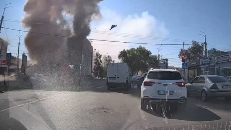 Momentul in care dronele rusesti lovesc un centru de recrutare dintr-un oras ucrainean. Cel putin doua persoane au fost ucise Imagine