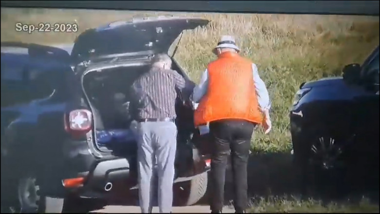 Momentul in care Dumitru Buzatu primeste mita de 1,25 milioane de lei: „Sarutmana! Inca o data iti multumesc, ca eram pe drojdie” Imagine