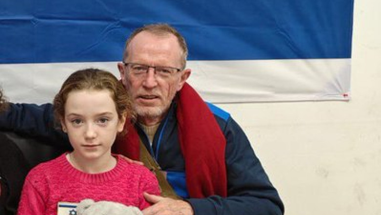 Momentul in care Emily, fetita care a implinit 9 ani in captivitate, si-a reintalnit tatal. Povestea ei a impresionat intreaga lume Imagine