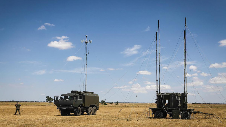 Momentul in care fortele ucrainene de drone au distrus o statie rara de razboi electronic „Zhitel” Imagine