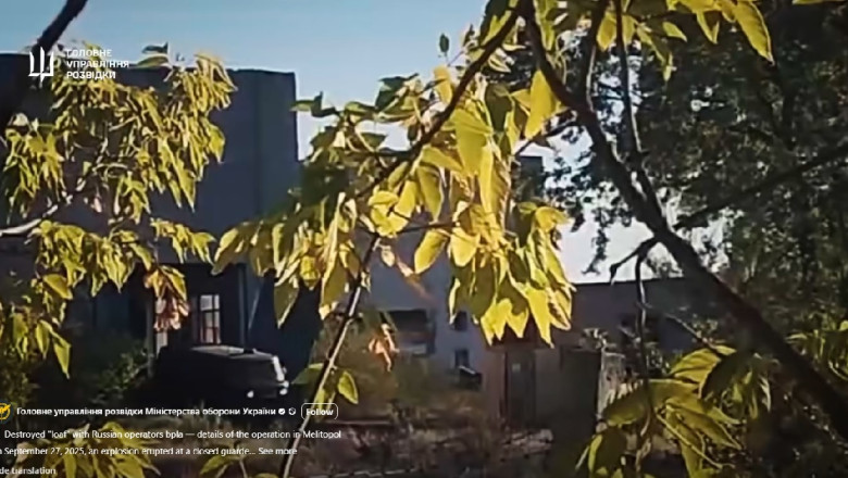 Momentul in care o masina care transporta mai multi operatori de drone rusi sare in aer in Melitopol Imagine