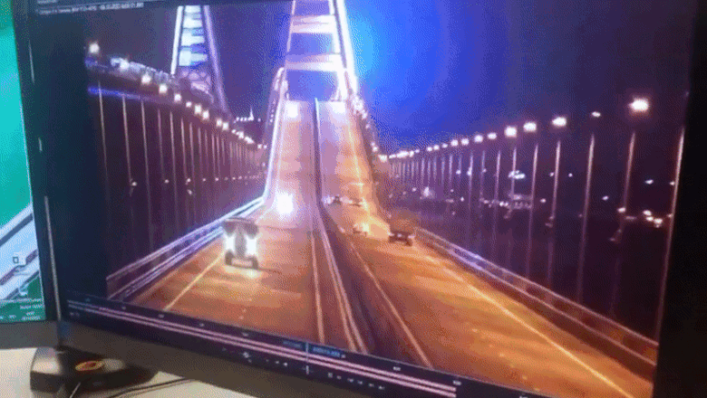 Momentul in care podul strategic al lui Putin care leaga Crimeea de Rusia sare in aer Imagine